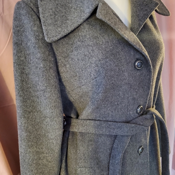 Classy Vintage Gray Wool Coat - Picture 14 of 16